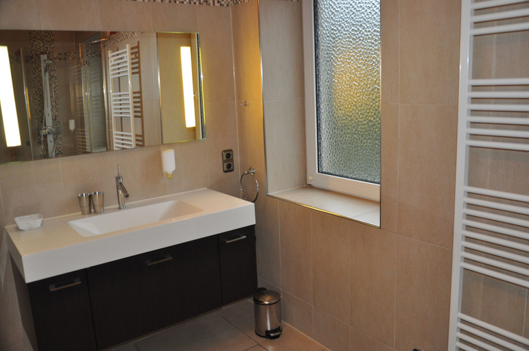Bathroom 4, Golf- und Wellnesshotel Zur Amtsheide, Uelzen