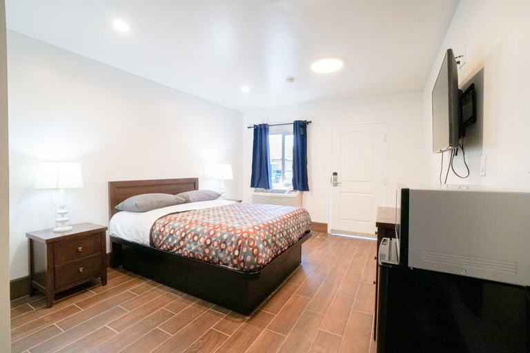 Bedroom 2, SIGNAL HILL MOTEL, Los Angeles