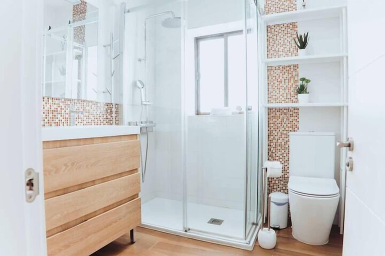 Bathroom 3, Alterhome Churruca Canteras Beach, Las Palmas