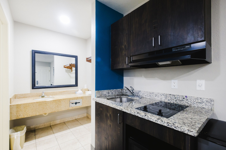Others 5, Scottish Inn & Suites, Wharton