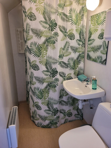 Bathroom 3, Brodderud Apartments, Mariestad