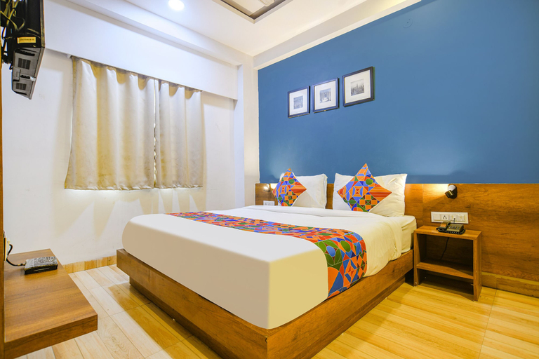 Bedroom 1, FabHotel Hello Homz, Indore