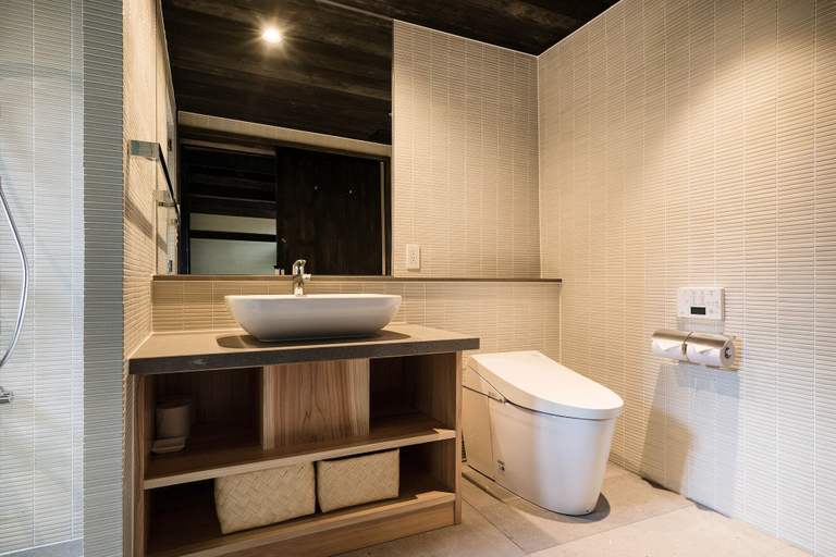 Bathroom 3, Kiraku Obi, Nichinan