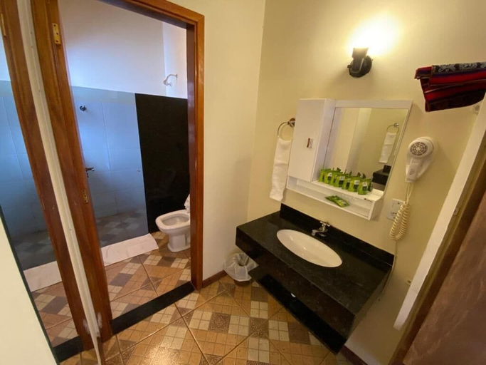 Bathroom 3, Mirante Praia Hotel, Olímpia
