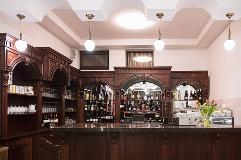 Food & Drinks 4, Complex Pescaresc Gura Repezii Borsa, Borsa