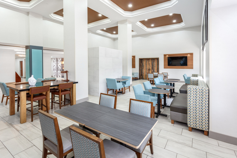 Food & Drinks 3, Holiday Inn Express & Suites WILLIAMSBURG by IHG, Williamsburg