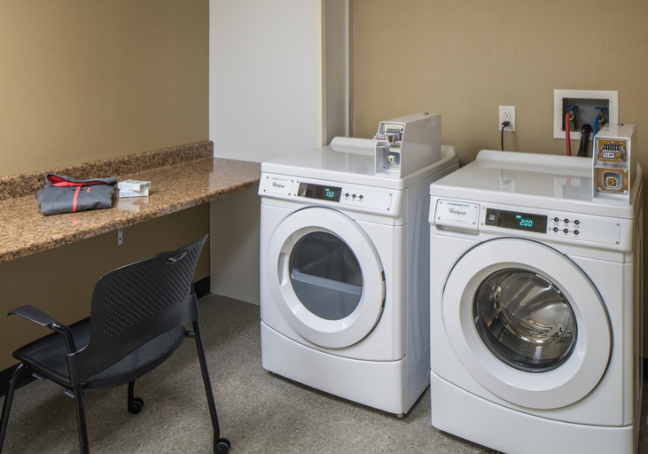 Bathroom 4, Holiday Inn Express & Suites SPRINGFIELD by IHG, Sangamon