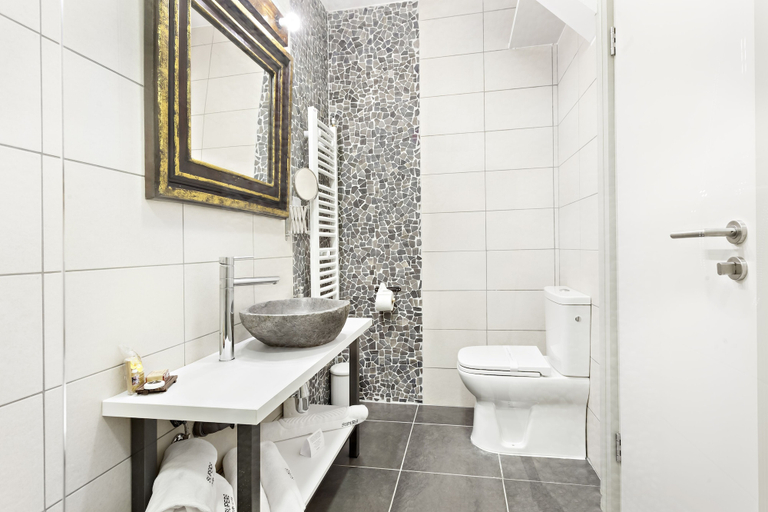Bathroom 4, SuperB Luxury Suites, Belgrade