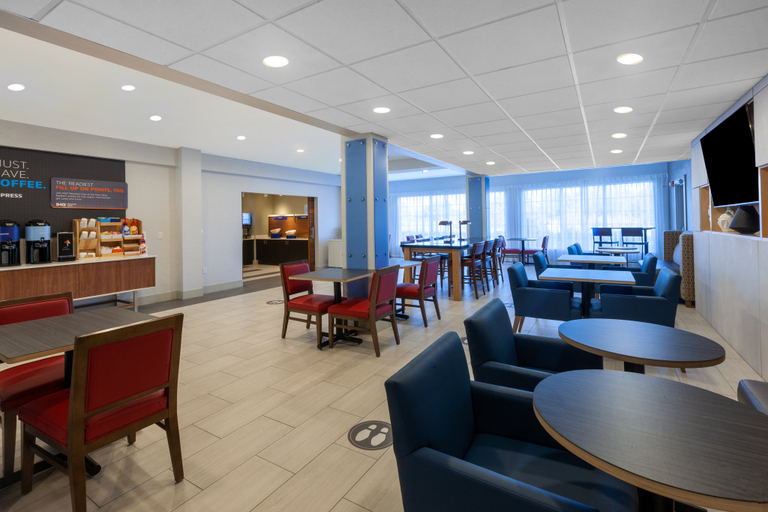 Food & Drinks 4, Holiday Inn Express & Suites WOODHAVEN by IHG, Wayne