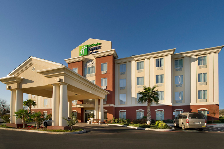 Exterior & Views 2, Holiday Inn Express & Suites UVALDE by IHG, Uvalde