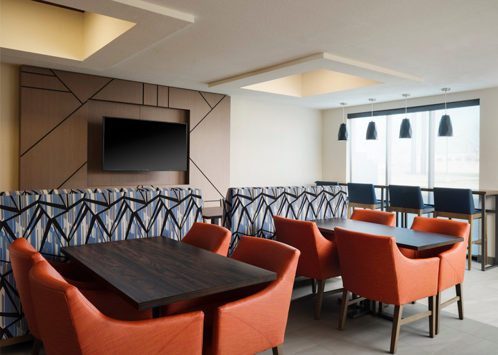 Business Facilities 3, Holiday Inn Express & Suites PERU - LASALLE AREA by IHG, La Salle
