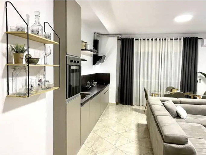 Others 4, Luka Penthouse, Durrësit