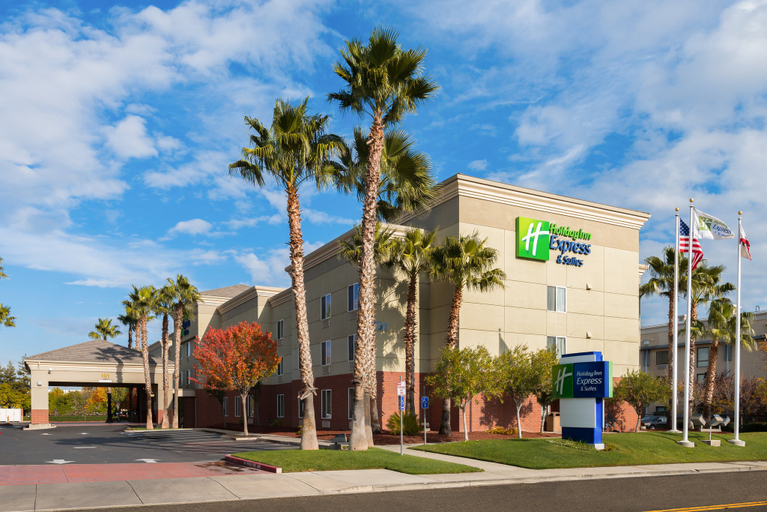 Exterior & Views 5, Holiday Inn Express & Suites VACAVILLE by IHG, Solano