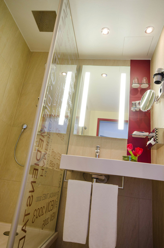 Bathroom 5, Mercure Hotel Hamburg City, Hamburg