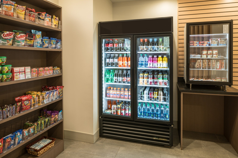 Food & Drinks 5, Holiday Inn Express & Suites SPRINGFIELD by IHG, Sangamon