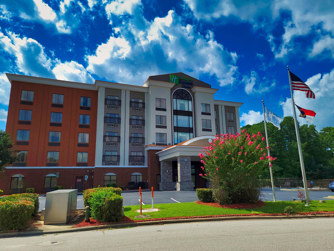 Exterior & Views 2, Holiday Inn Express & Suites WILSON-DOWNTOWN by IHG, Wilson