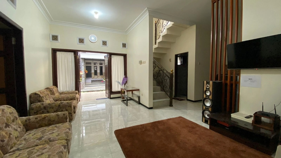 Others 2, Villa Edelweis Kav 14 By RTL, Malang