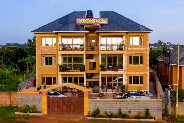Exterior & Views