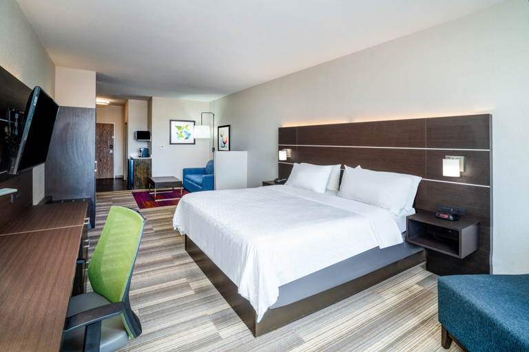 Bedroom 3, Holiday Inn Express & Suites WINONA NORTH by IHG, Montgomery