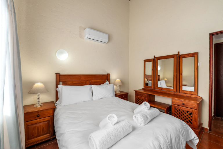 Bedroom 2, San Lameer Villa Rentals 2015, Ugu