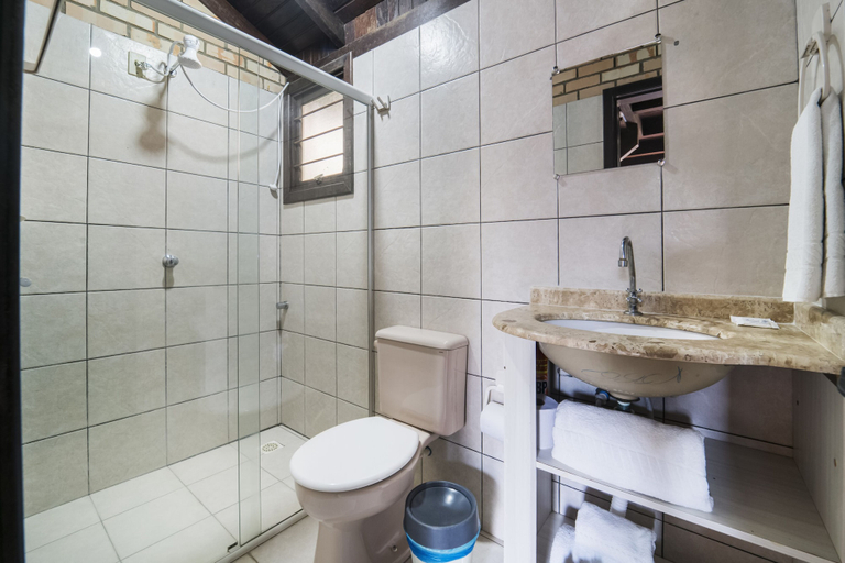 Bathroom 5, Pousada Albacora, Bombinhas