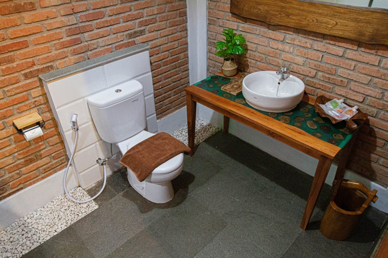 Bathroom 5, Point of View Hotel & Resort Majalengka, Majalengka