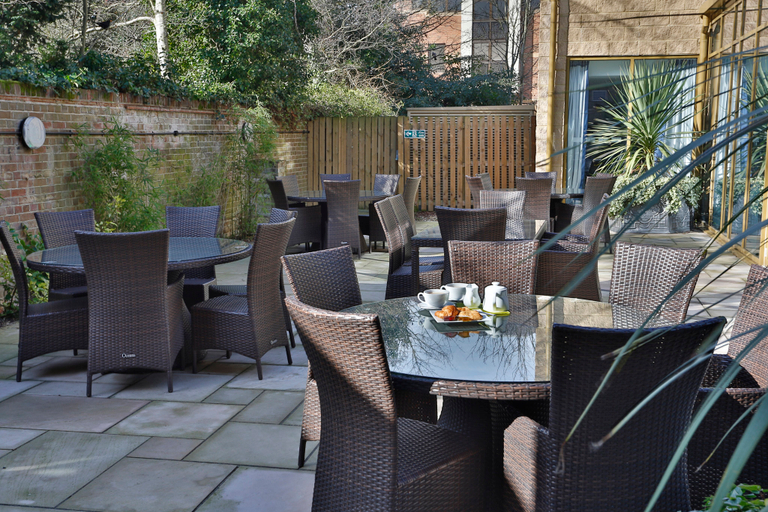 Food & Drinks 3, Holiday Inn Express WINDSOR by IHG, Slough