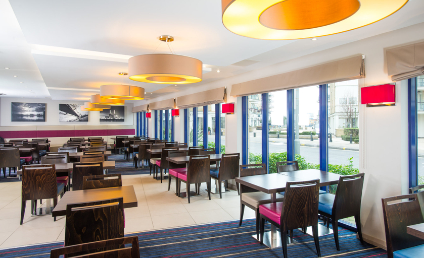Food & Drinks 5, Holiday Inn Express LONDON - WANDSWORTH by IHG, London