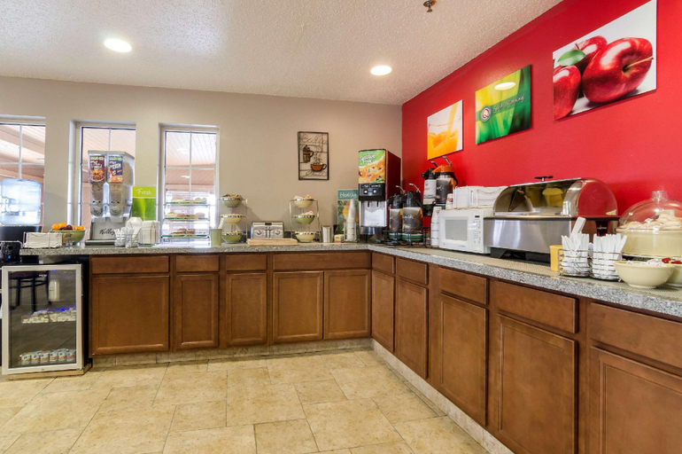 Food & Drinks 5, Quality Inn Osceola, Clarke