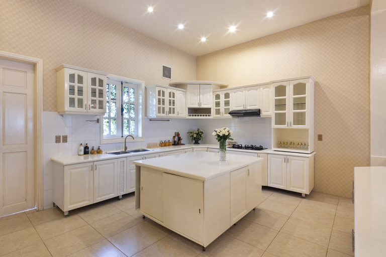 Dining Room 6