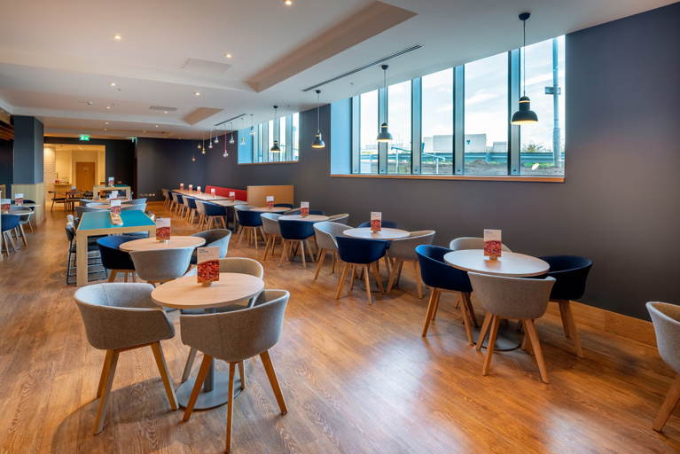 Food & Drinks 2, Holiday Inn Express LONDON HEATHROW T4 by IHG, London