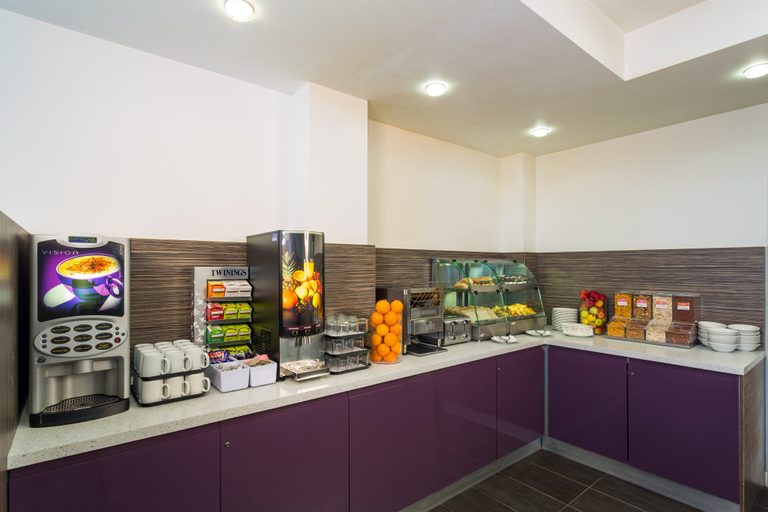 Food & Drinks 5, Holiday Inn Express HARLOW by IHG, Essex