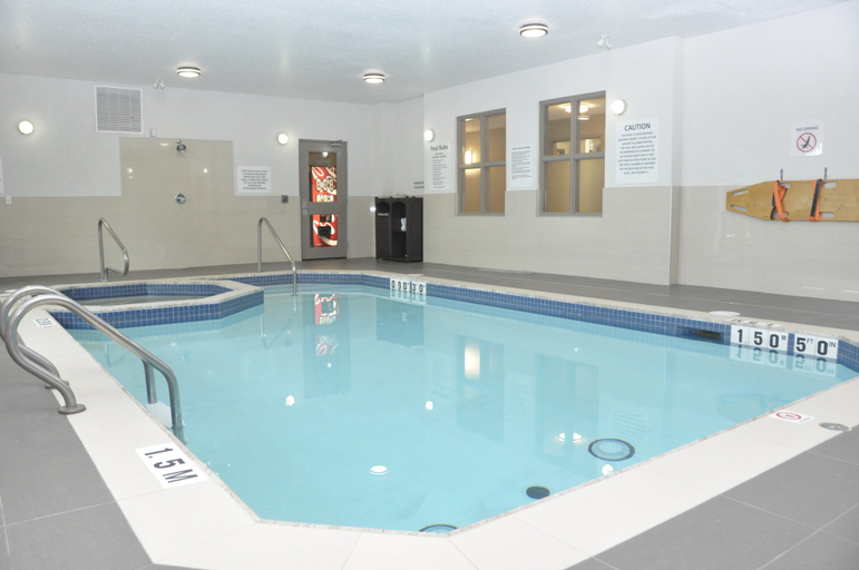 Sport & Beauty 2, Holiday Inn Express & Suites BARRIE by IHG, Simcoe