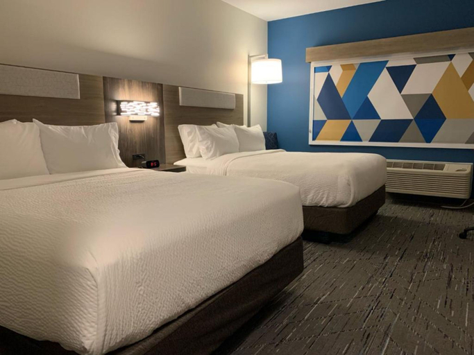 Holiday Inn Express & Suites Courtenay - Comox by IHG - Tap to explore photos