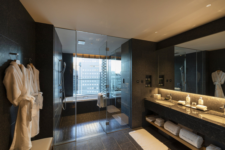 Bathroom 12