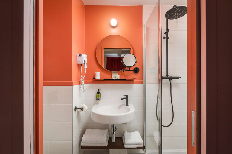 Bathroom 4, Archétype Etoile, Paris