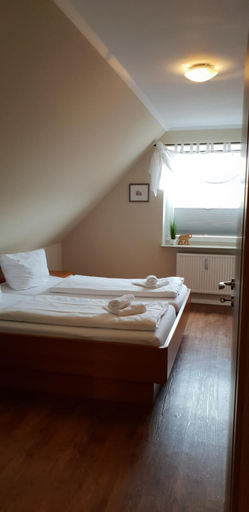 Bedroom 3, Airport Hotel One, Nordfriesland