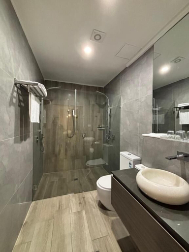 Bathroom 5, Sydney Riseon Hotel, Sydney