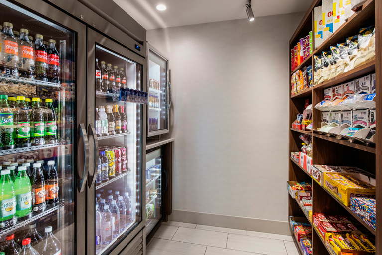 Food & Drinks 5, Holiday Inn Express & Suites SASKATOON CENTRE by IHG, Division No. 11