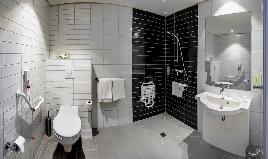 Holiday Inn Express Lille Centre - Tap to explore photos