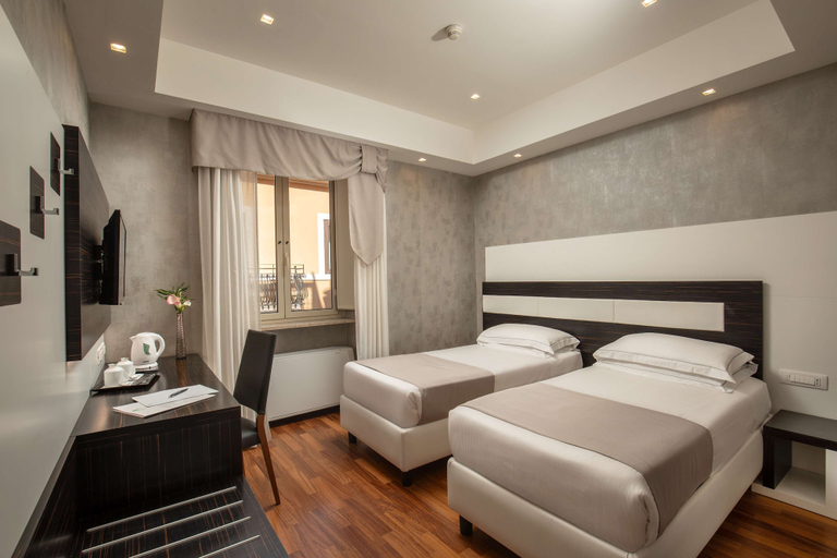 Bedroom 2, Hotel Diana Roof Garden, Rome