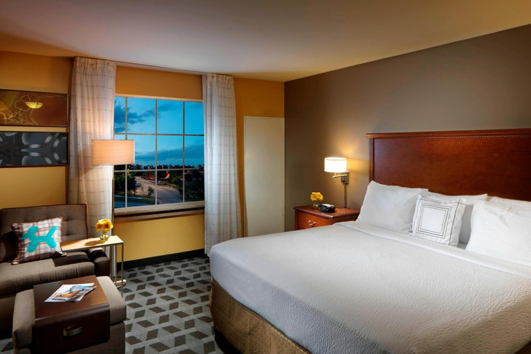 Bedroom 3, TownePlace Suites by Marriott Houston Intercontinental Arpt, Houston