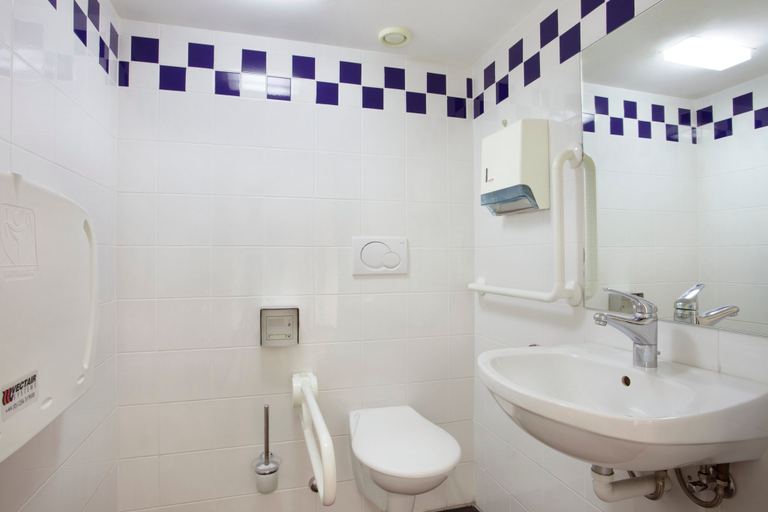 Bathroom 4, Holiday Inn Express GENEVA AIRPORT by IHG, Genève