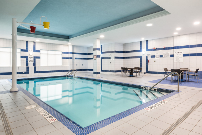 Sport & Beauty 4, Holiday Inn Express & Suites MILTON, Halton