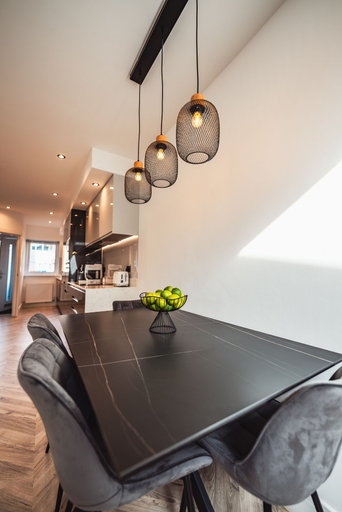 Others 5, Luxurious 3-Bedroom Oasis Manchester, Manchester