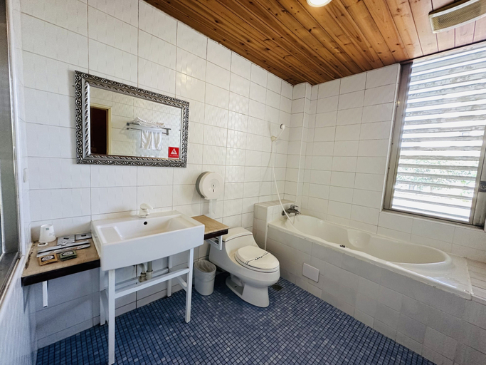 Bathroom 3, IVY MOTEL, Chiayi City