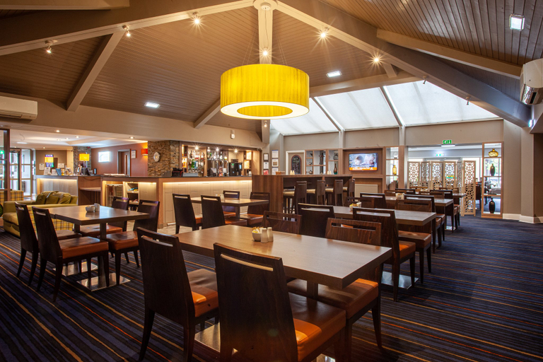 Food & Drinks 2, Holiday Inn Express EDINBURGH AIRPORT by IHG, Edinburgh