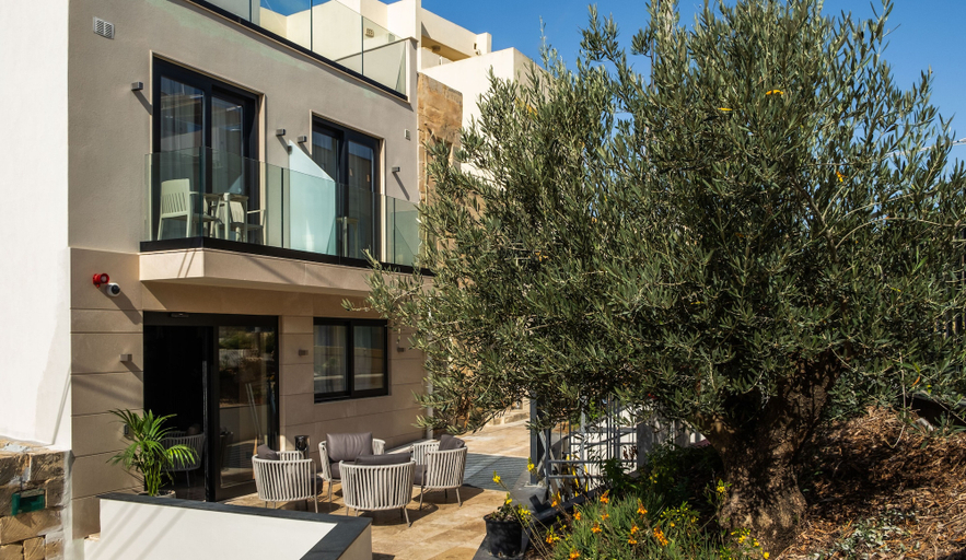 Exterior & Views 2, Deep Blu