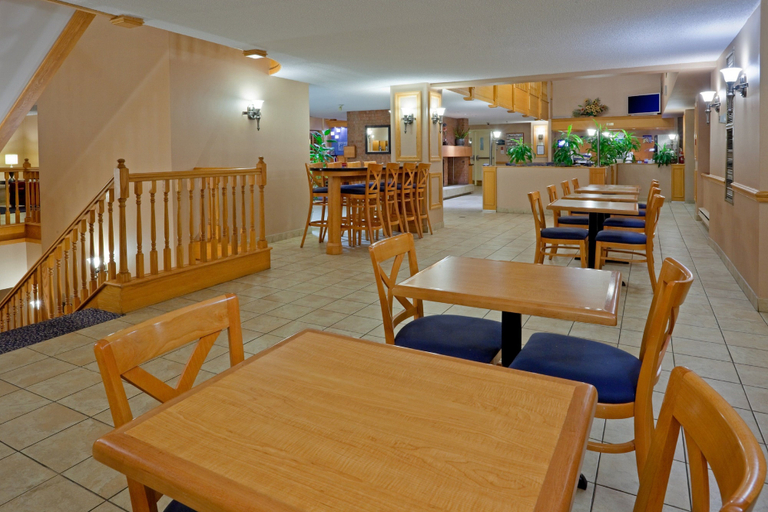 Food & Drinks 3, Holiday Inn Express TORONTO EAST - SCARBOROUGH by IHG, Toronto
