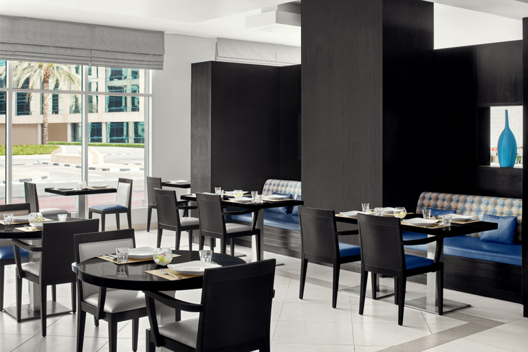 Food & Drinks 3, Holiday Inn Express DUBAI - SAFA PARK by IHG, Dubai